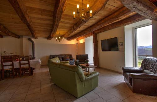 Marchastel Maison | Gîtes du Chênelong Cantal