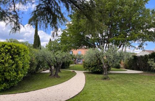 Saint-Quentin-la-Poterie Maison | Gîtes et Chambres Atypiques Le Temps des Légendes