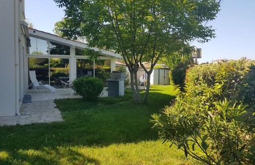 Aussonne Appartement | Gîtes pour groupe climatisé, parking, jardin proche Toulouse, Airbus, MEETT et aéroport