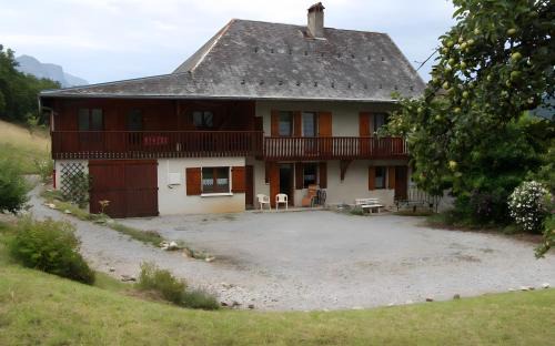 Faverges-Seythenex Maison | Gîtes Sambuy et Belle-Etoile