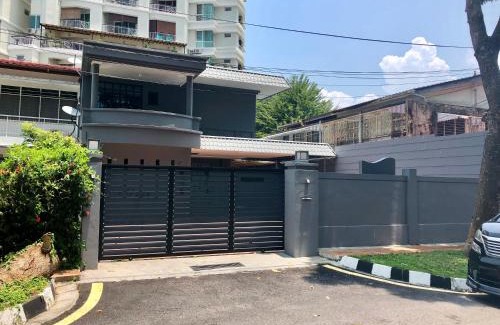 Tanjung Bungah Lit Et Petit-Déjeuner | G Beach Front Villa