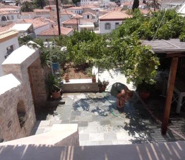 Hydra Maison | Gaia accomodation Hydras