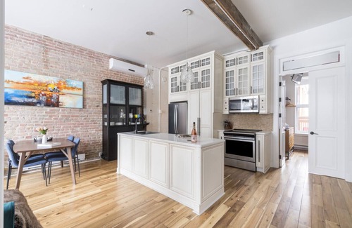 Plateau Mont Royal Appartement | Galeria Duo: Spacious 7-Bedroom Retreat in the Heart of Montreal