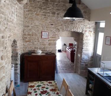 Vezelay Maison | Galerie Benjamine