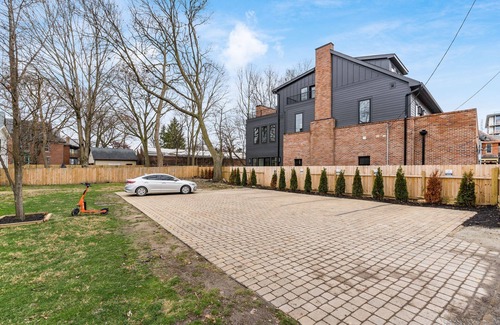 Short North Maison | Galla House On High Street! FREE Parking!
