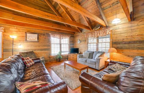 Springville Maison | Game Room and Decks Family Cabin in Springville!