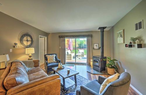 East Durham Maison | Game Room and Spacious Yard 10-Acre Catskills Home!