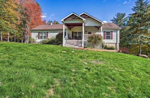 East Durham Maison | Game Room and Spacious Yard 10-Acre Catskills Home!