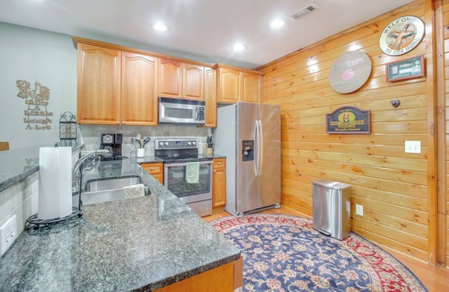 East Ellijay Maison | Game Room & Fire Pit: Riverfront Home in Ellijay!