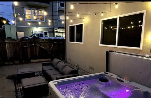 Sharp Park Copropriété | Game room, hot tub, 20 min to SF, beach 1 block away