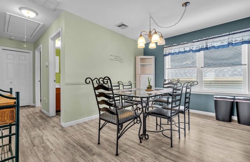 Ocean Gate Maison | Game Room, Kayaks, Steps to the Ocean!