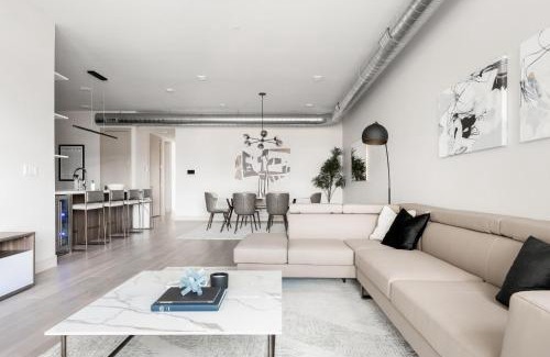 Jefferson Park Maison | Gameday Oasis - Private Balcony - Jefferson Park - Tesoro