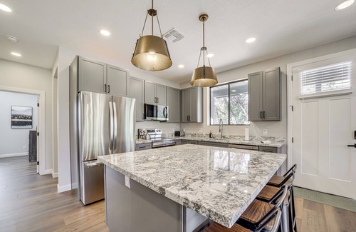 Payson Cabine | Games & Outdoor Seating: Cabin in Scenic Payson!