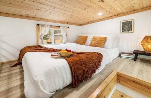 Lake City Maison | Ganesh Tiny Home at Ichetucknee Springs