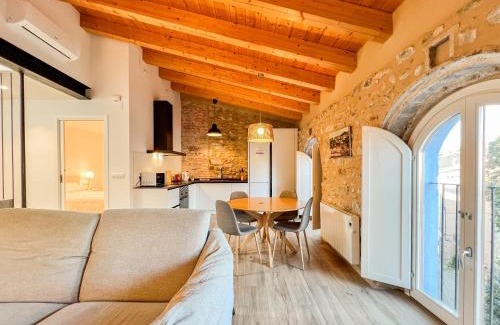 Besalu Appartement | Ganganell Àtic Apartamento con terraza en Besalú