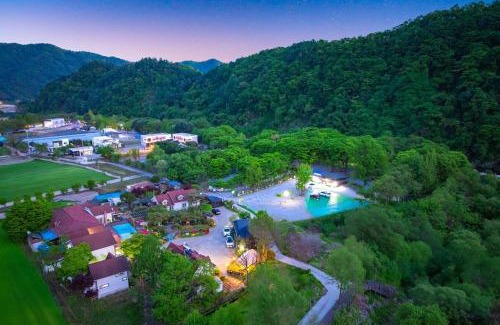 Buk Maison | Gapyeong Adelheim Pension Dogs Allowed, Group Rooms, Spa