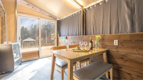 Oeseo Maison | Gapyeong camp with pet & aegyeonglamping