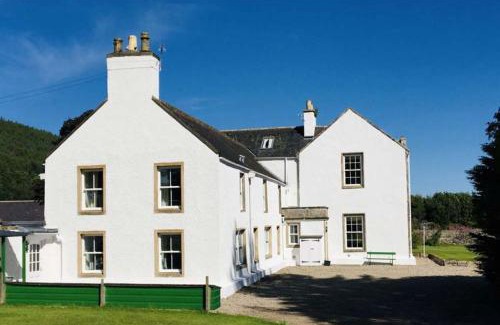 Fochabers Maison | Garbity Farmhouse - beautiful 6-bedroom Farmhouse with open fires
