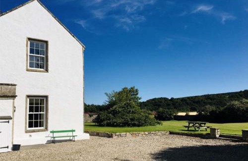 Fochabers Maison | Garbity Farmhouse - beautiful 6-bedroom Farmhouse with open fires