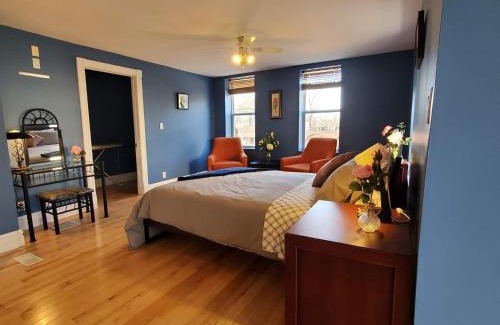 Downtown Niagara Falls Maison | Garden 2 Storey House