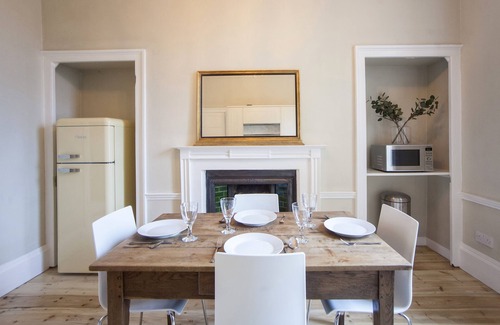 Bath Cottage | APPARTEMENT GARDEN - BAIN - un appartement de 2 chambres pouvant accueillir 4 personnes dans 2 chambres