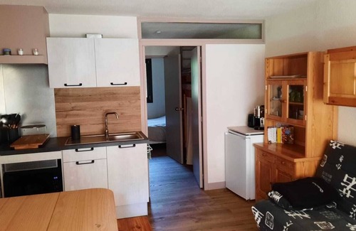 Ancelle Appartement | Garden apartment in the mountains. Quiet residence with green space.