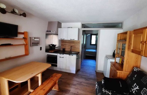Ancelle Appartement | Garden apartment in the mountains. Quiet residence with green space.