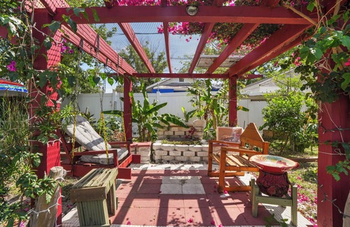 Tampa Maison | Garden Breeze Retreat