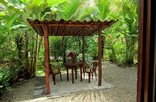 Baru Maison | Garden Cabina / Bungalow next to Nauyaka WaterFalls