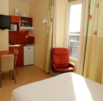 Luxeuil-les-Bains Appartement | Garden & City Luxeuil Ex Le Métropole et Les Thermes