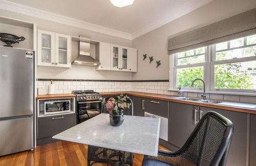 Mount Dandenong Cottage | Gatehouse At Merrow Cottages
