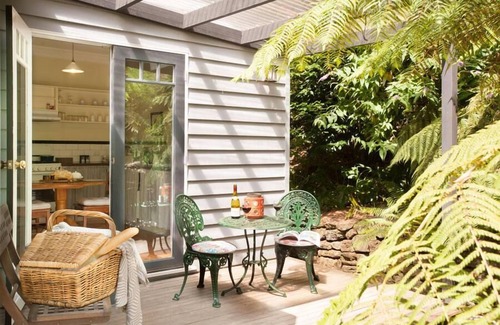 Mount Dandenong Cottage | Gatehouse At Merrow Cottages