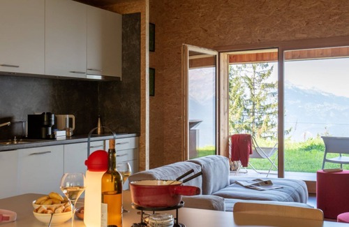 Monthey Cabine | Garden-focused Cabin With Terrace Views