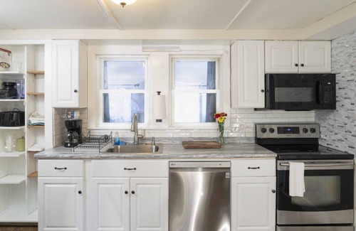 Southern Coast Appartement | Garden Getaway with Hot Tub