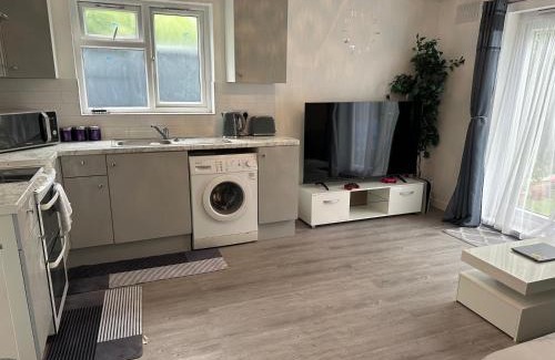 Enfield Highway Appartement | Garden Guest House