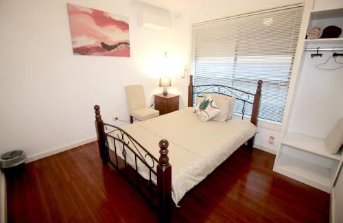 Airport West Maison | Garden Guesthouse - Melbourne Airport Accommodation