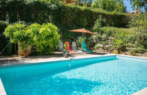 Saint-Martin-le-Redon Maison | Maison de vacances tranquille avec grande piscine