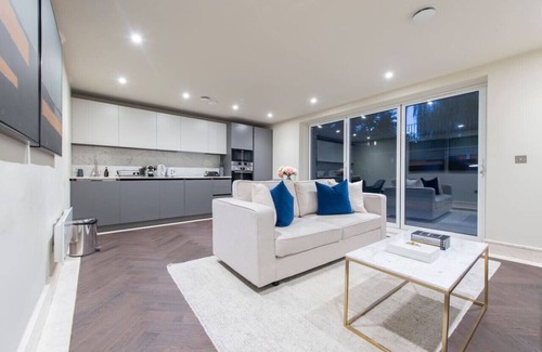 Chigwell Appartement | Garden Haven: Luxe 1BR 1BA Chigwell Retreat