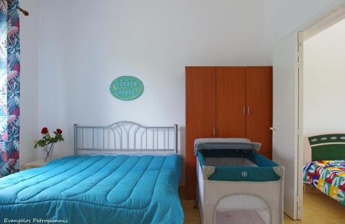 Amarinthos Maison | Garden house