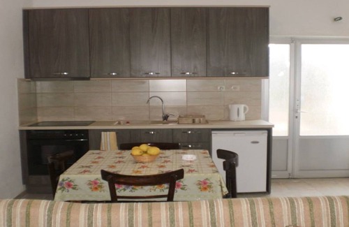 Nea Rodha Maison | Maison traditionnelle n ° 2, à 50 mètres de la plage!