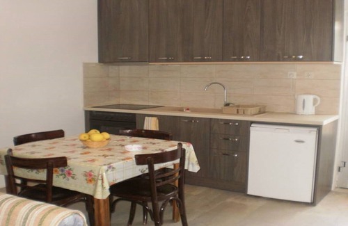 Nea Rodha Maison | Maison traditionnelle n ° 2, à 50 mètres de la plage!