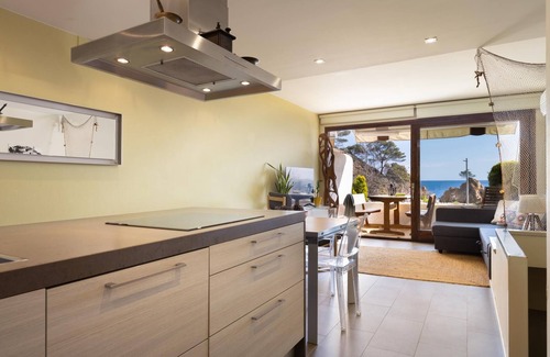 Tossa de Mar Appartement | GARDEN HOUSE IN FRONT OF THE BEACH