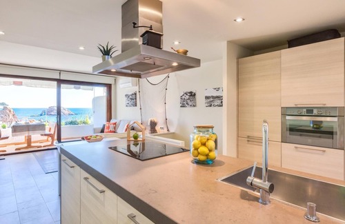 Tossa de Mar Appartement | GARDEN HOUSE IN FRONT OF THE BEACH