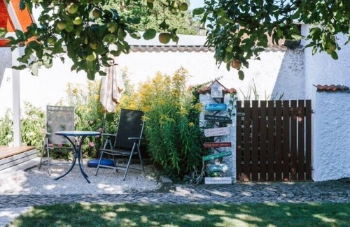 Ornbau Appartement | Garden house red with one bedroom