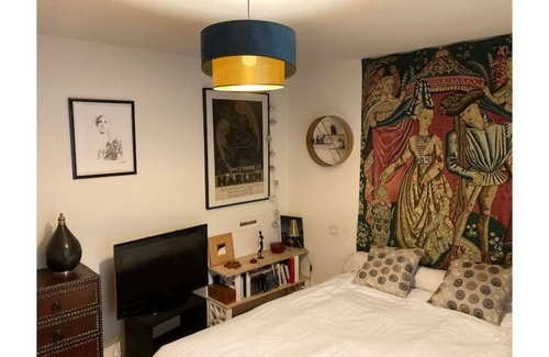 Notre-Dame-Limite Villa | Logement en rez-de-jardin de villa avec piscine