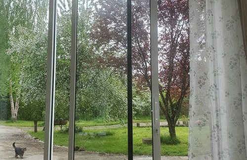 Saint-Fraimbault Lit Et Petit-Déjeuner | Garden-level B&B in the Normandy countryside