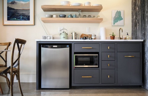 Kittery Appartement | Garden-Level Studio for 2 on the Harbor in Kittery, Maine!