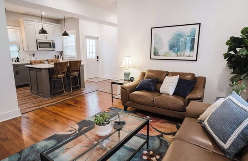 Lewisburg Appartement | Garden Retreat Steps from Downtown Lewisburg