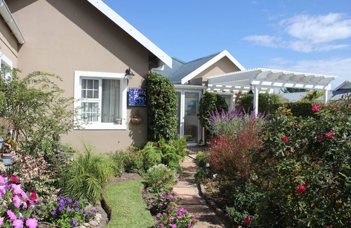 Sedgefield Cottage | GARDEN ROUTE SELF CATERING HOUSE - HUBBS PLACE est à Sedgefield près de Knysna