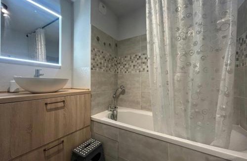ZAC Andromede Appartement | Garden space - T4 - Airport - Garden - Tram